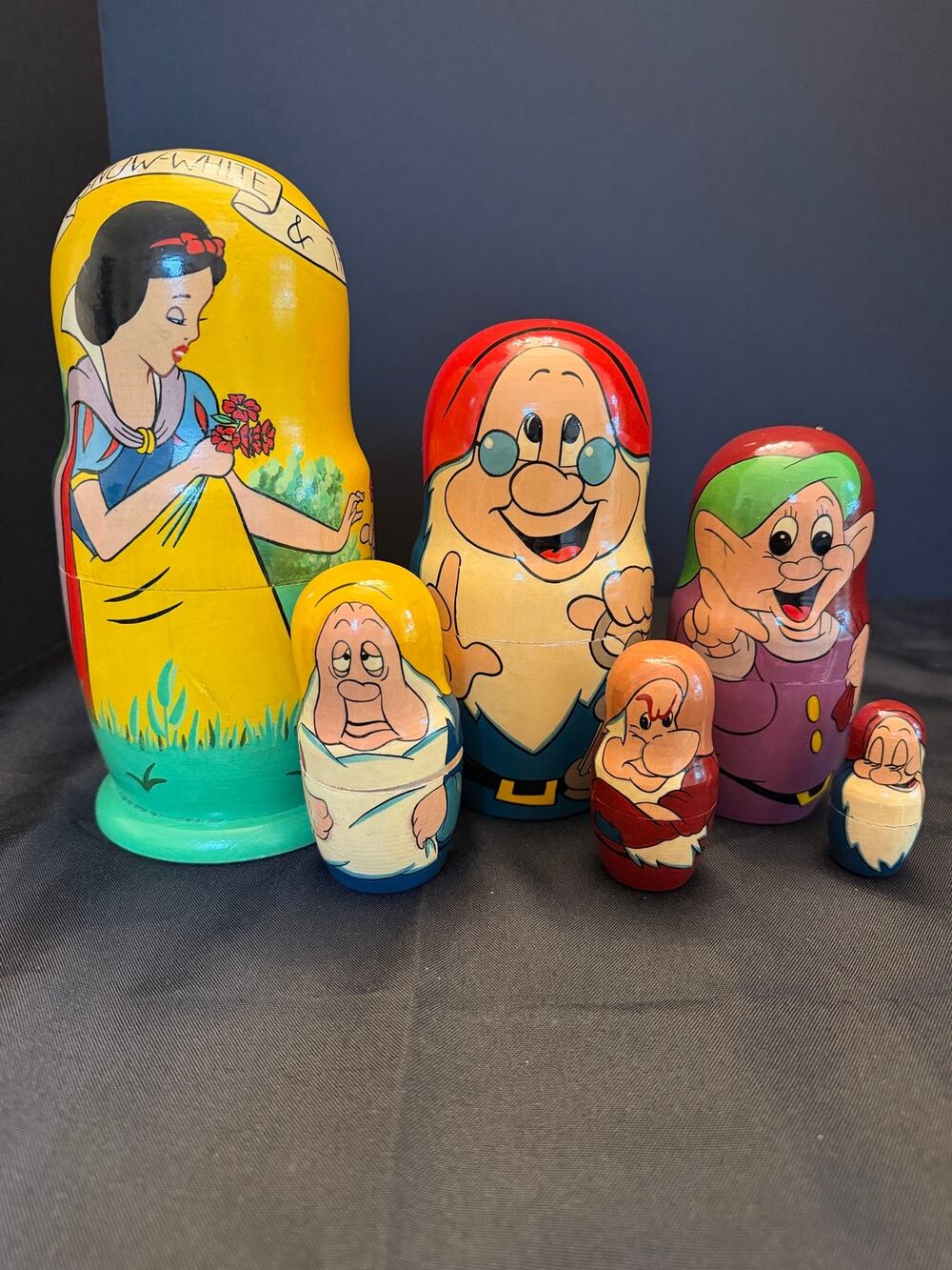 Vintage Disney Snow White & The Seven Dwarfs Russian Nesting Dolls Set 6 pieces